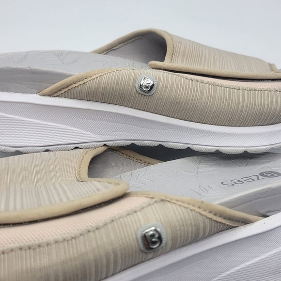 BZees slides with velcro size 9.5M - Picture 14 of 14